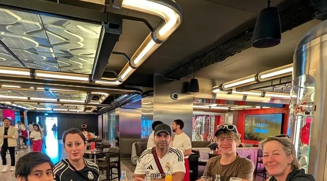 Entrada para un partido del Real Madrid con tapas, bebidas y anfitrión local
