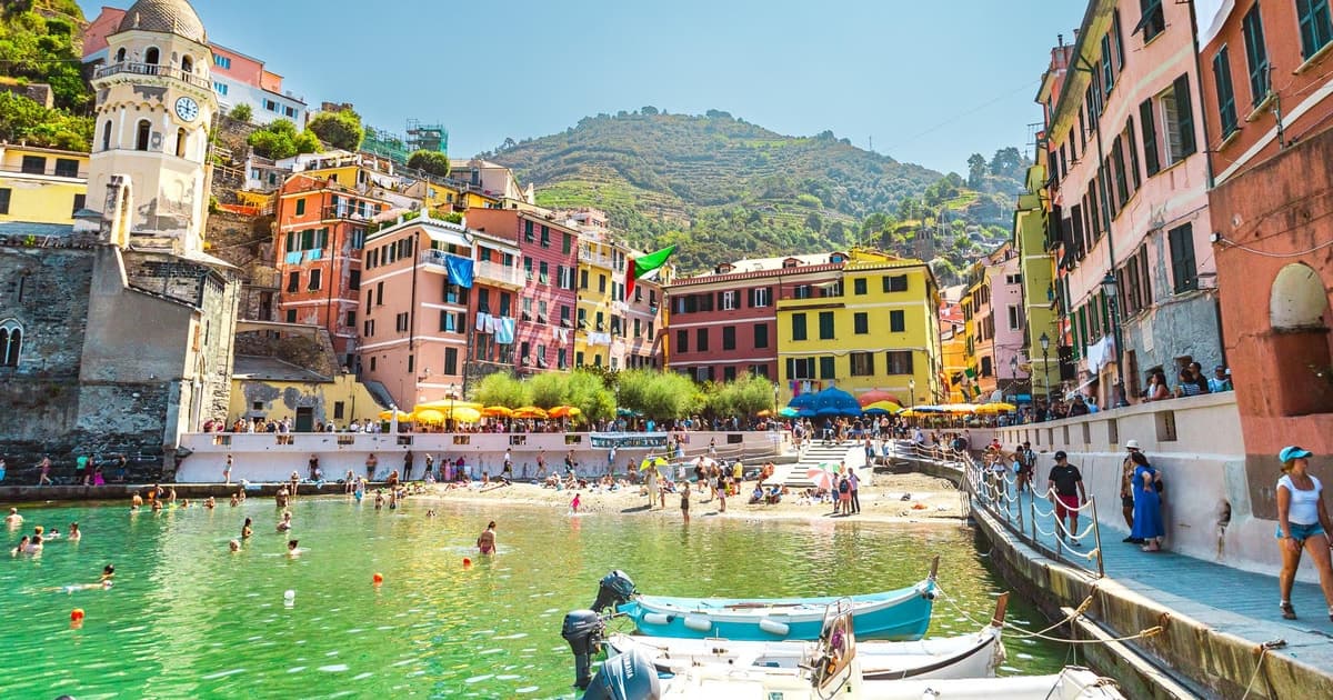 Florence: Day Trip to Cinque Terre with Optional Street Food