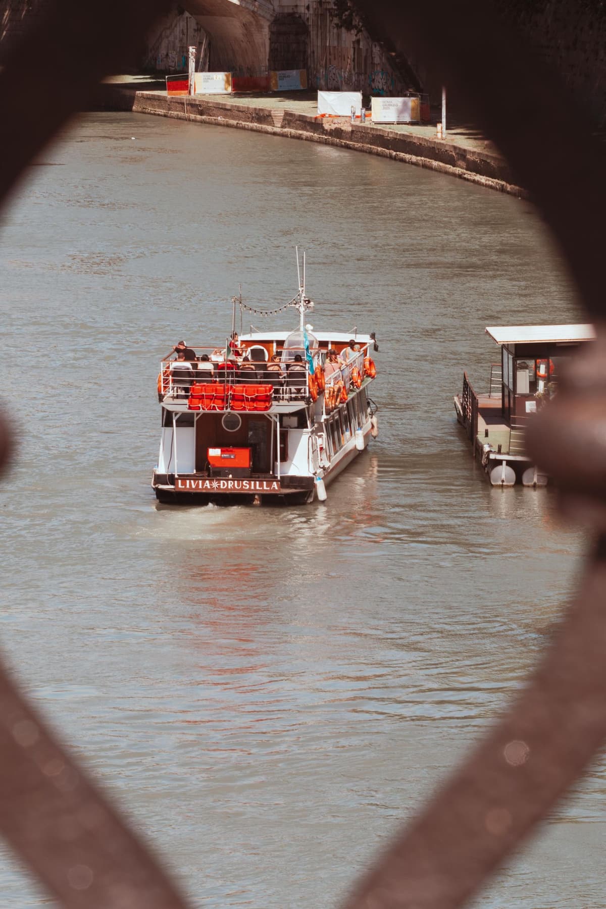 Rome: Tiber River Hop-On Hop-Off Boat Tour Ticket