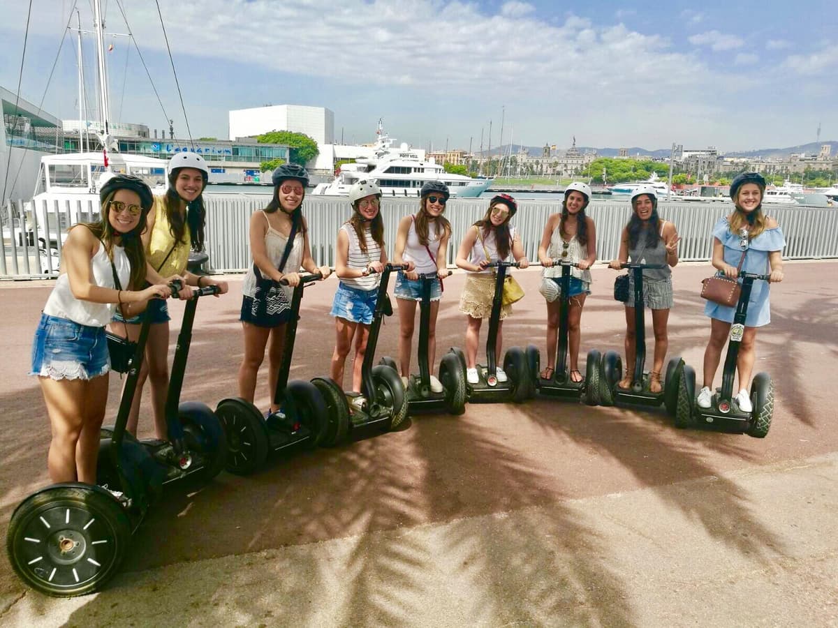 Disfruta de un tour en Segway guiado por Barcelona