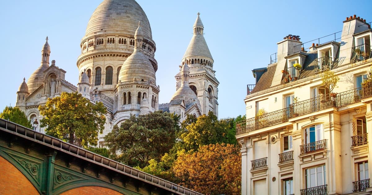 Full Montmartre sightseeing tour + guided visit to the Museum (entrance included)