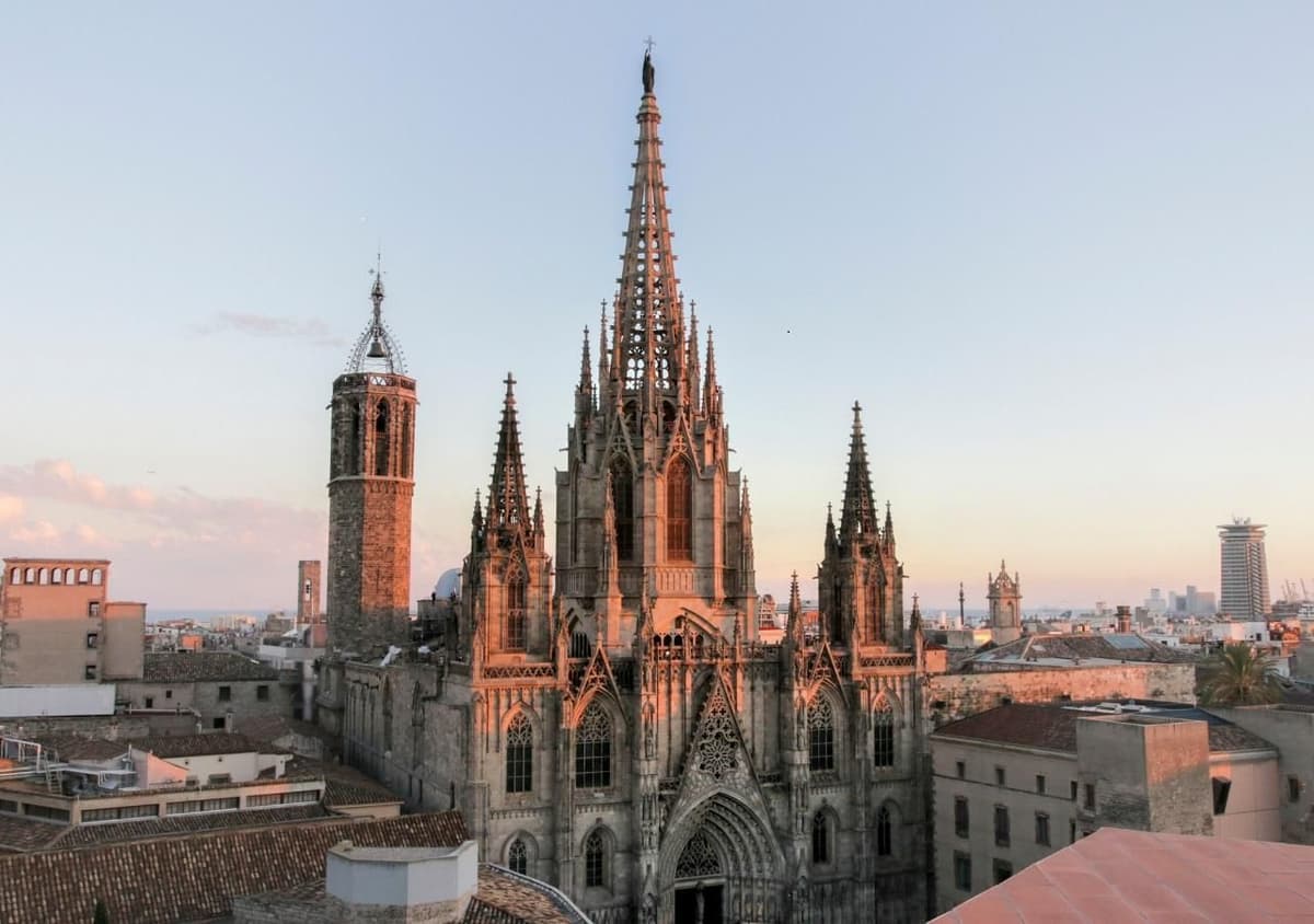Barcelona: tour privado de la catedral con acceso a la azotea