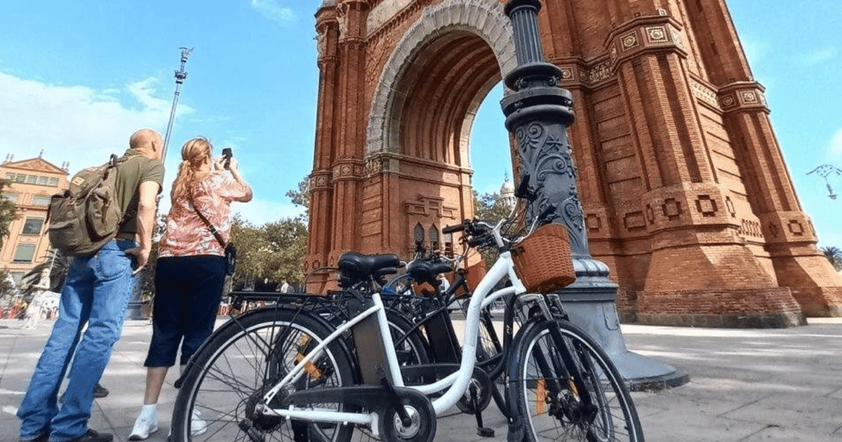 Más allá de la postal: vistas de Barcelona en bici eléctrica