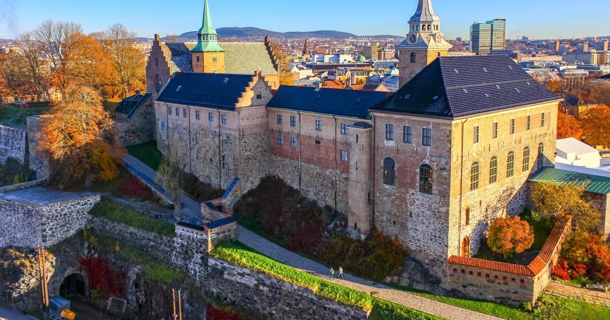 Tour guiado privado a pie por el casco antiguo de Oslo para toda la familia