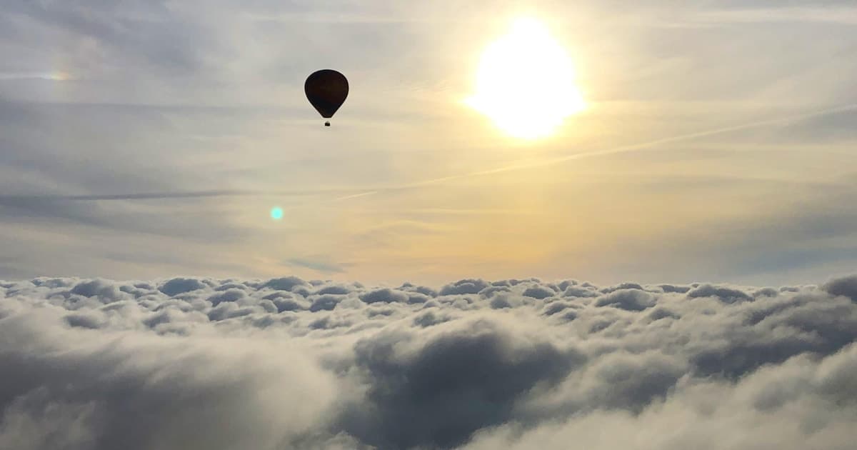 Barcelona: tour en globo aerostático por el Prepirineo con servicio de recogida