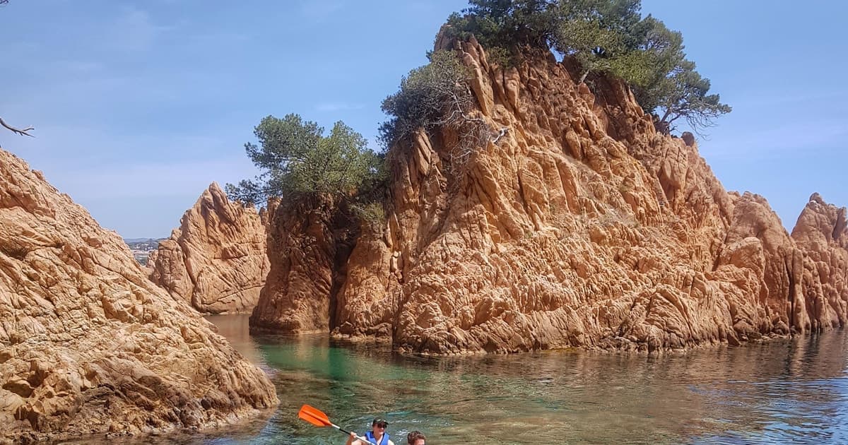 Barcelona: Costa Brava Tour with Kayak, Snorkel & Rock Jumps