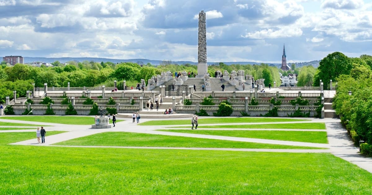 Tour privado guiado a pie por los puntos destacados de Emanuel Vigeland en Oslo