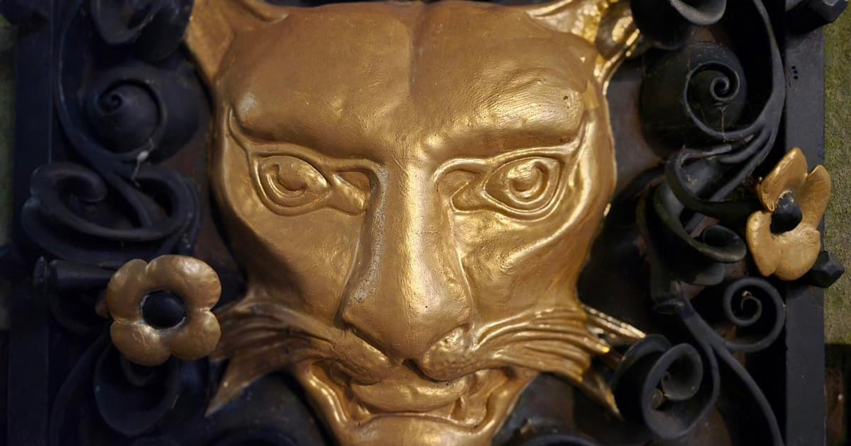 London: Secrets and Symbols Walking Tour