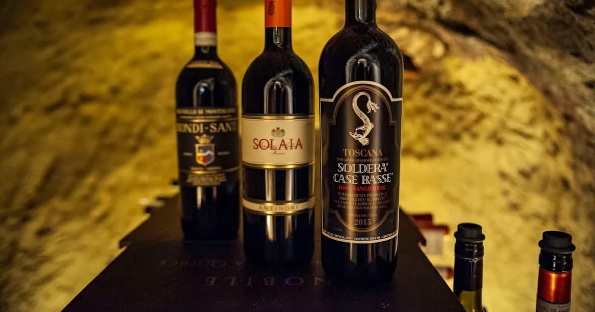 Florence: Wine and local product tasting in a wine shop in the city center