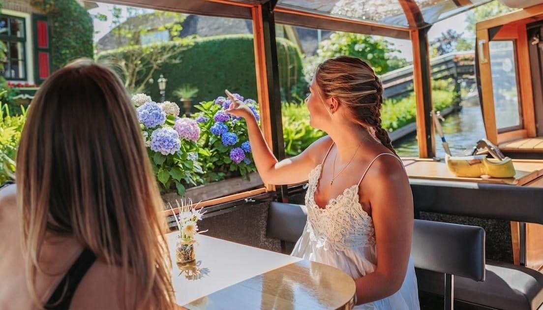 From Amsterdam to Giethoorn Day Trip & Guided Canal Cruise