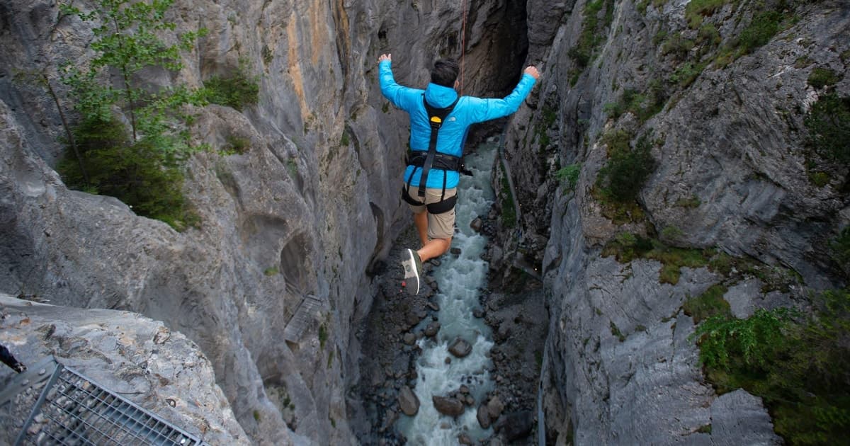 Zurich: Interlaken & Canyon Swing from Grindelwald day trip