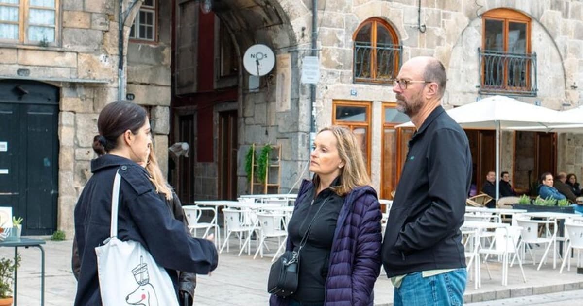 Fado Half Day Guided Tour with Dinner & live Show in Lisbon
