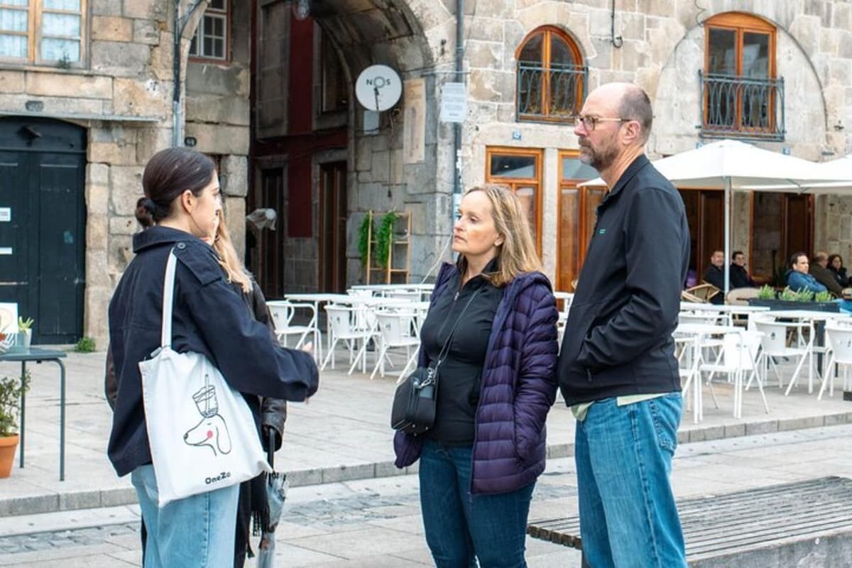 Fado Half Day Guided Tour with Dinner & live Show in Lisbon