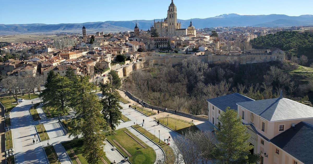 Visita guiada por Segovia en español: Catedral y Alcázar