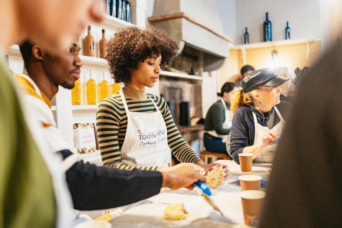 Florence: Premium Pasta and Gelato Cooking Class