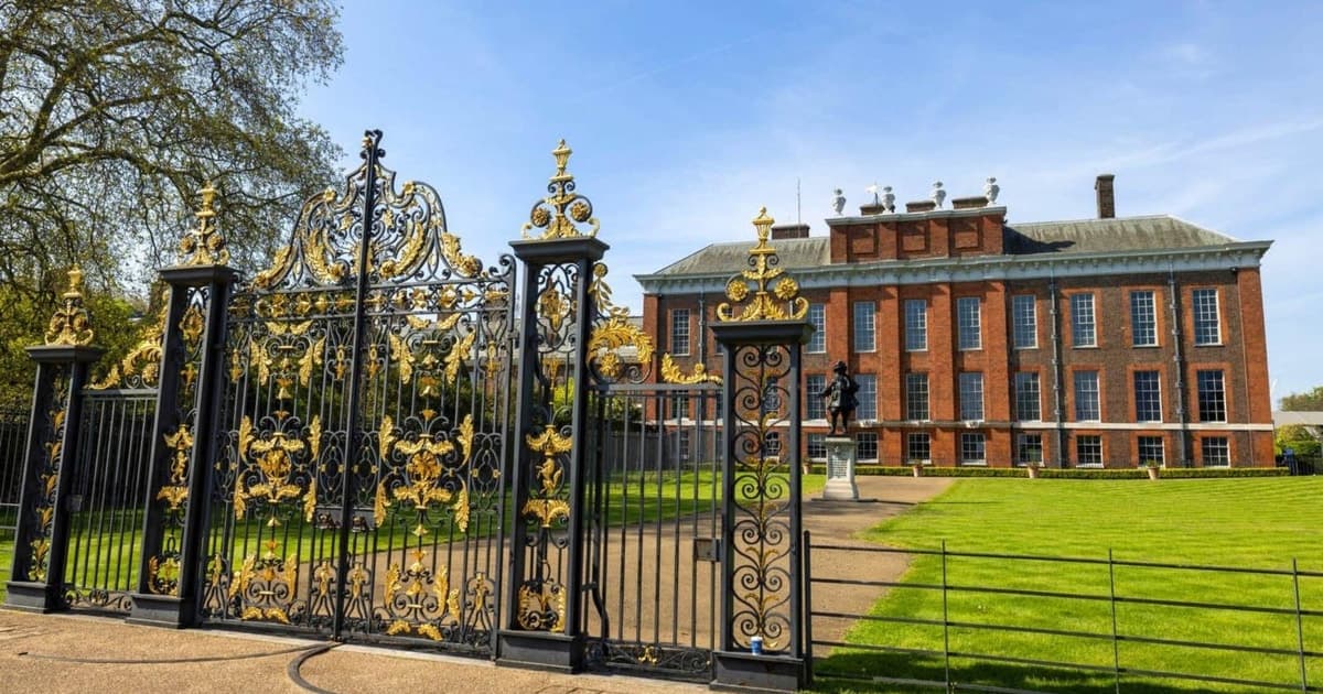 London: Royal Kensington Guided Walking Tour