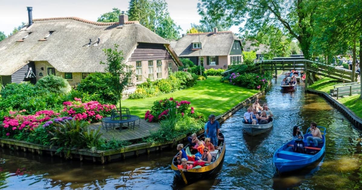 From Amsterdam to Giethoorn Day Trip