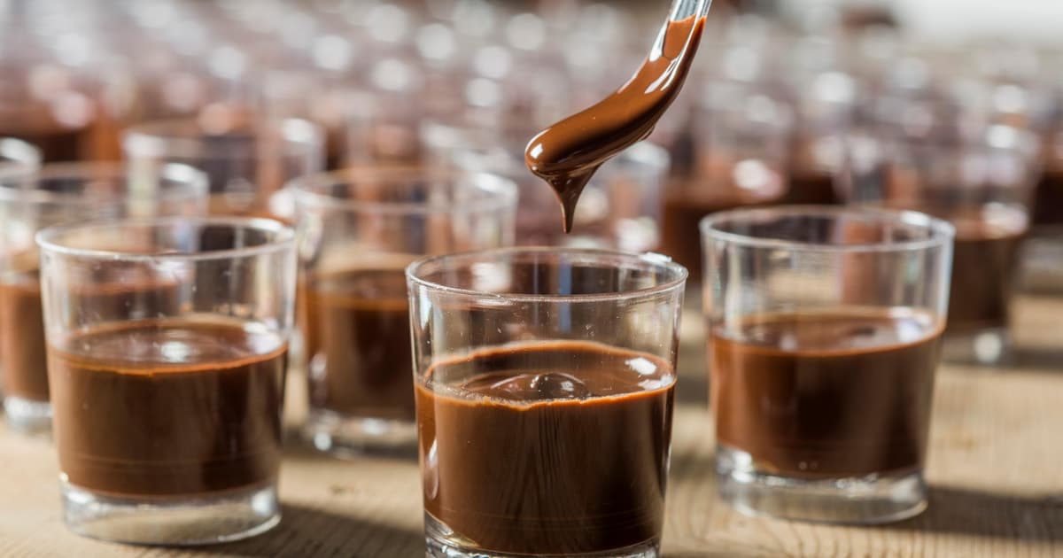 Barcelona: Guided Chocolate Factory Tour with Cava Tasting