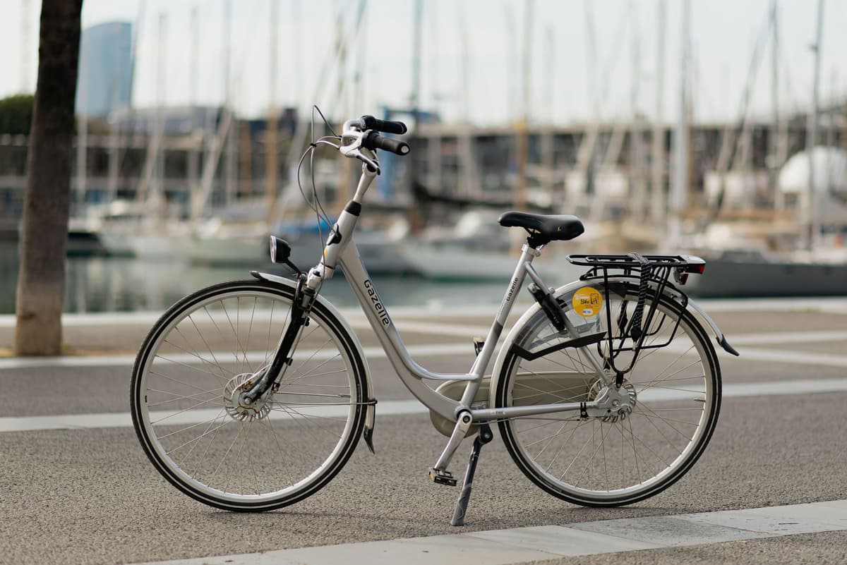 Barcelona: alquiler de bicicletas holandesas prémium y rutas gratuitas