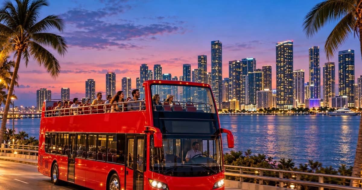 Miami: tour nocturno en autobús de dos pisos con paseo en barco opcional