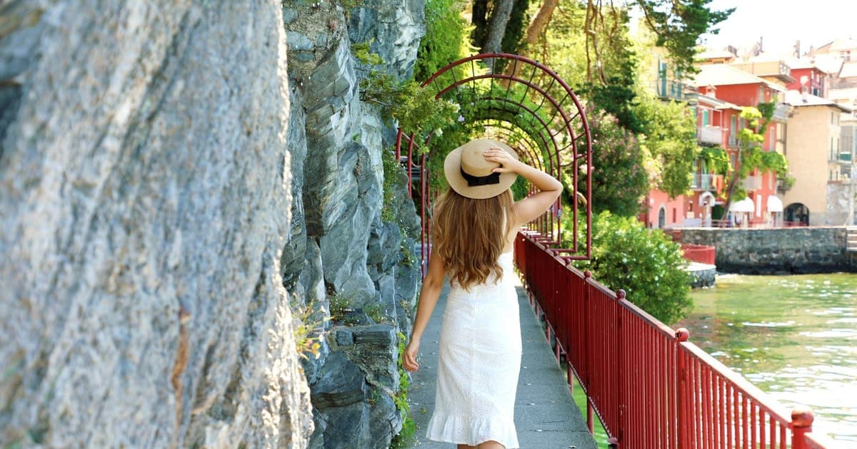From Milan: Lake Como, Bellagio, Varenna & private boat tour