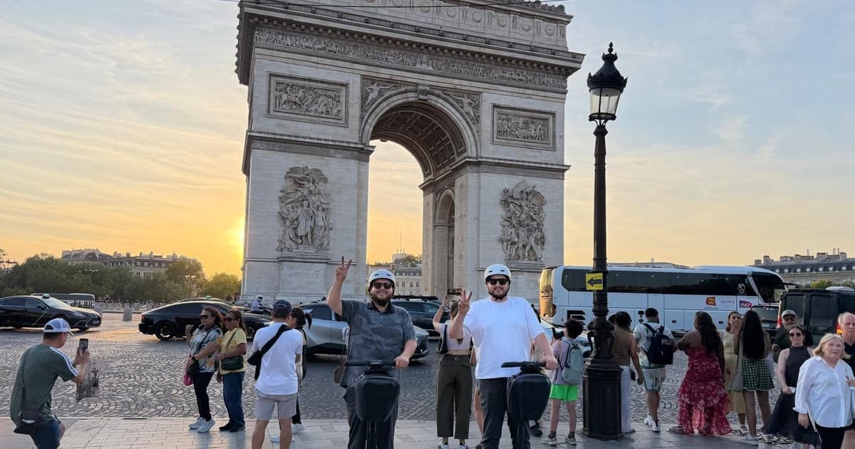 Paris by Night: Segway night tour with a Local Guide
