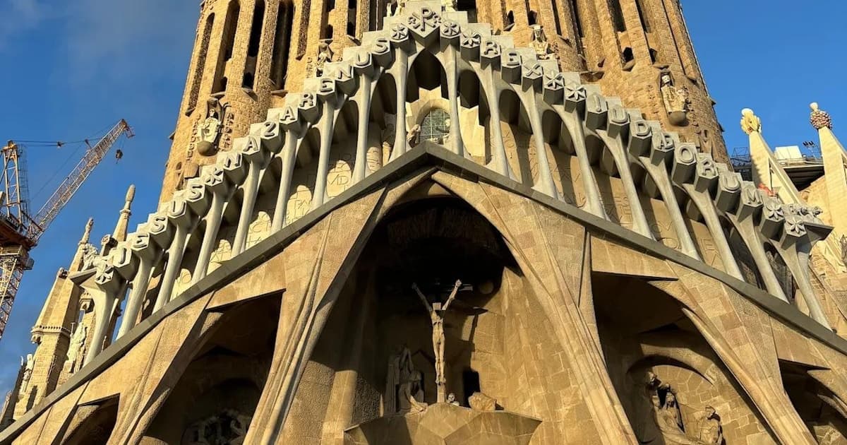 Barcelona: tour a pie sobre Gaudí con un arquitecto