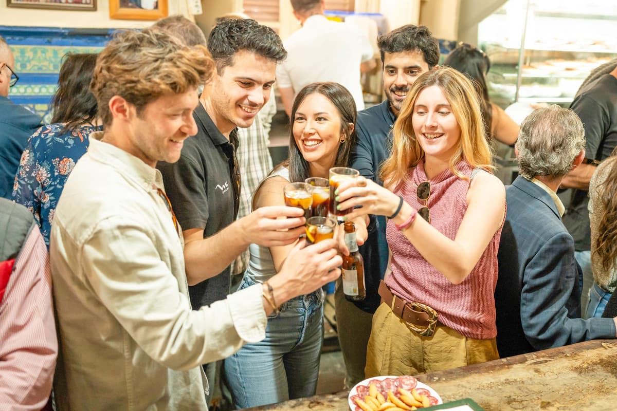 Seville: Private Tapas and Wine Tour with Rooftop Drink