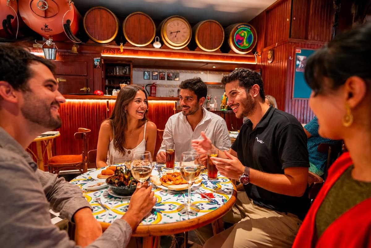 Experiencia de tapas gourmet en Barcelona en grupo reducido
