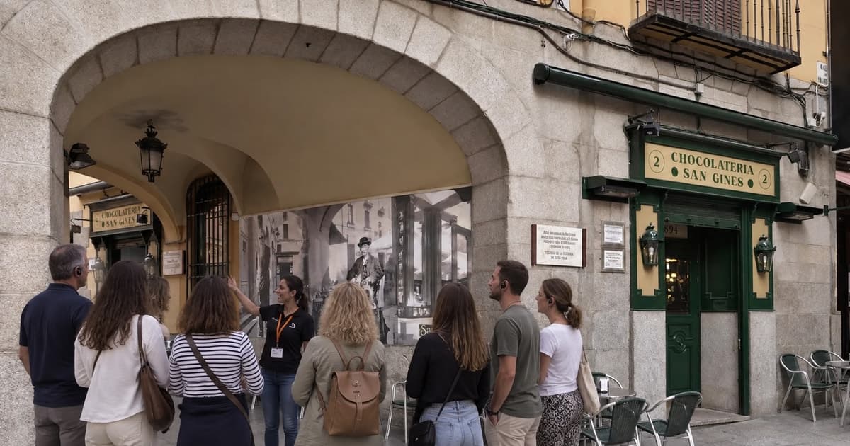 Madrid: Guided Walking Tour with Churros and Hot Chocolate