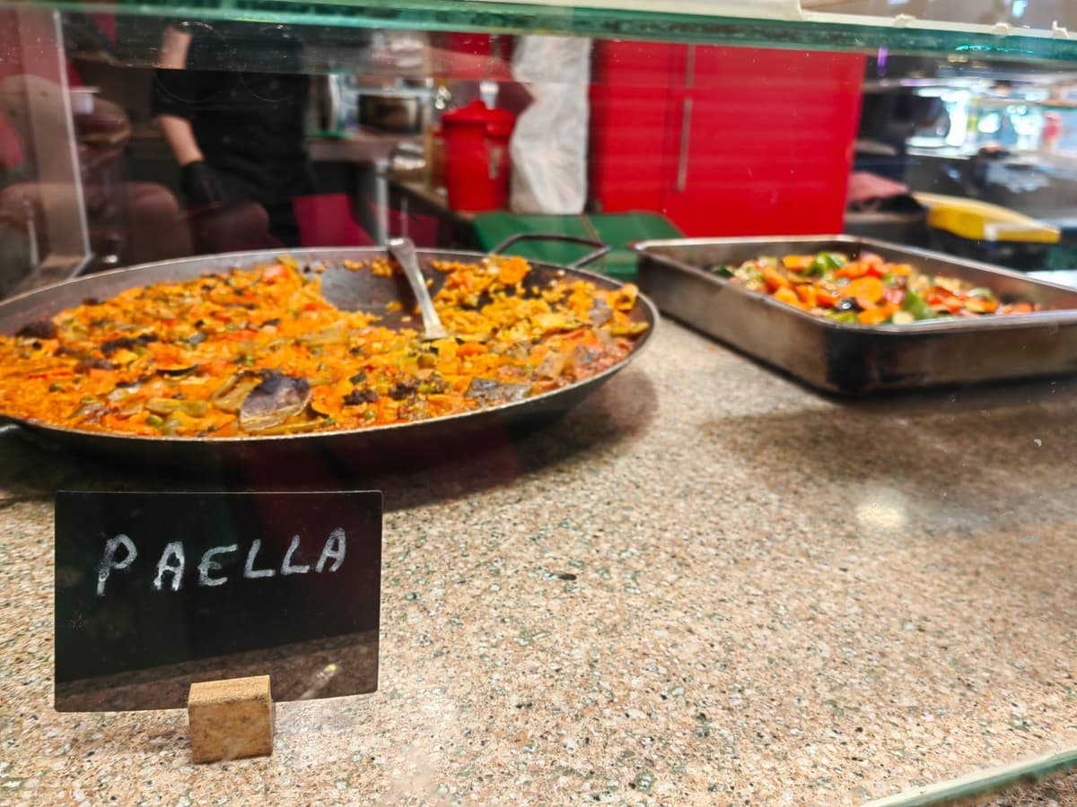 Barcelona: Local Market & Street Food Walking Tour