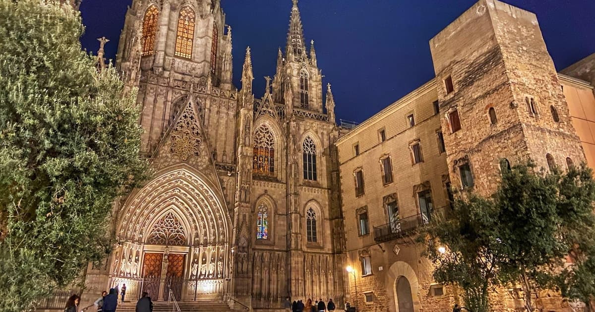 Tour a pie por el Barrio Gótico y El Born en grupos pequeños