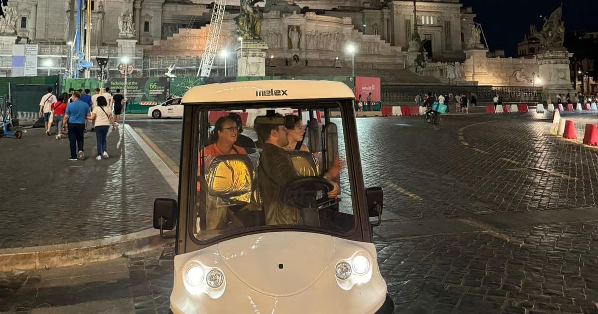 Roma: Excursión nocturna en carrito de golf