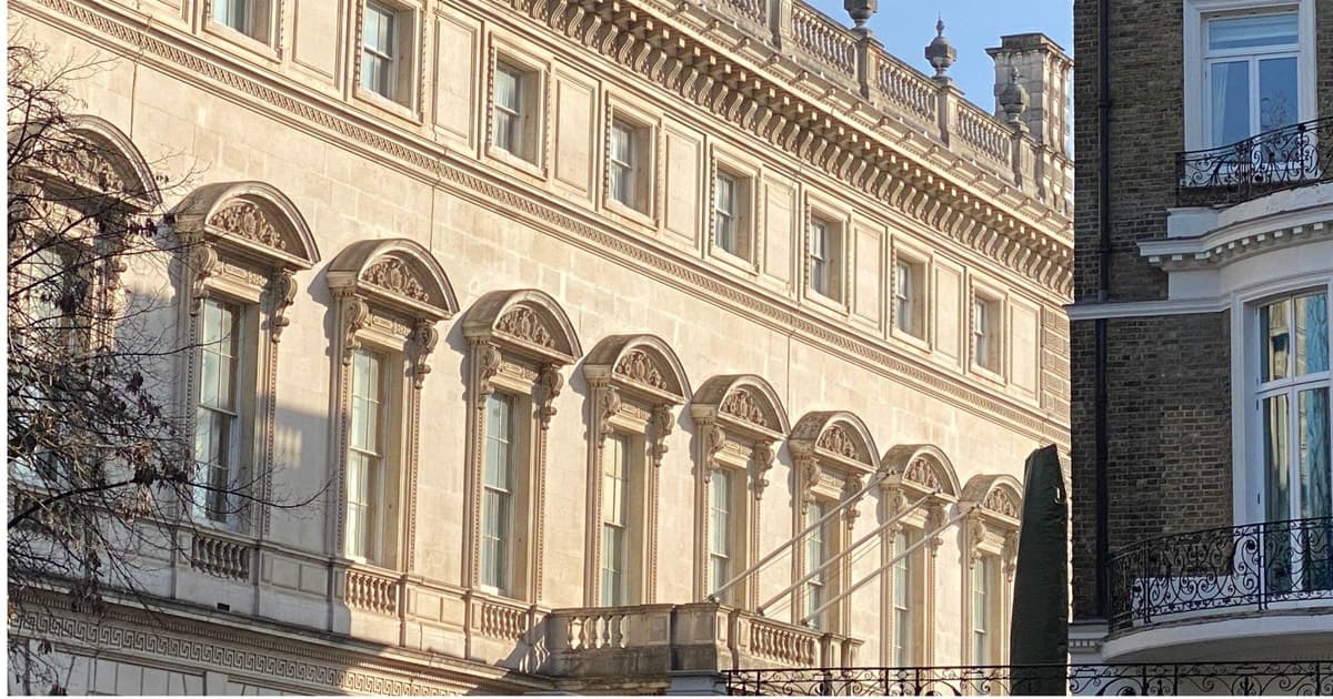 London: 6.30pm Highlights Walking Tour with Local Guide