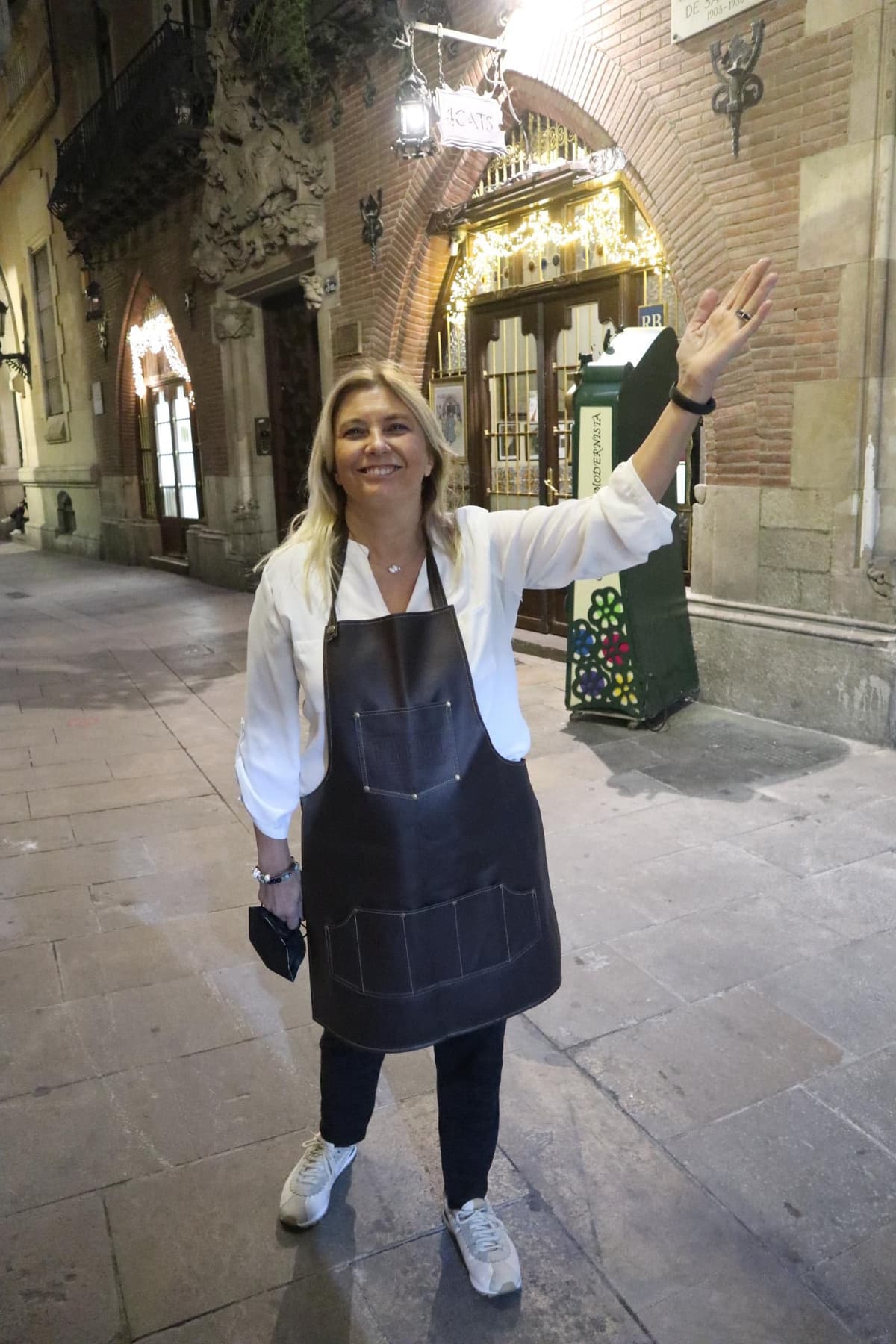 Barcelona: Gothic Quarter Walking Tour & Coffee Tasting