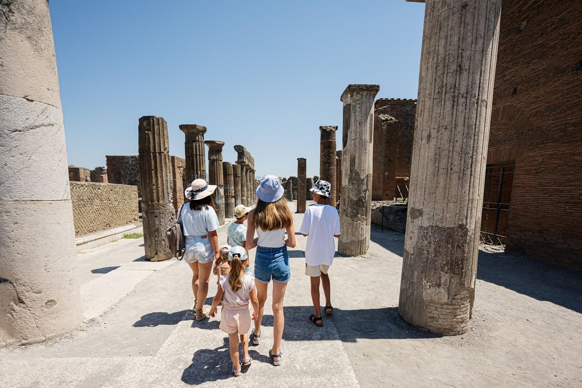 Rome: Pompeii Day Trip Guided Tour with New Excavation Areas