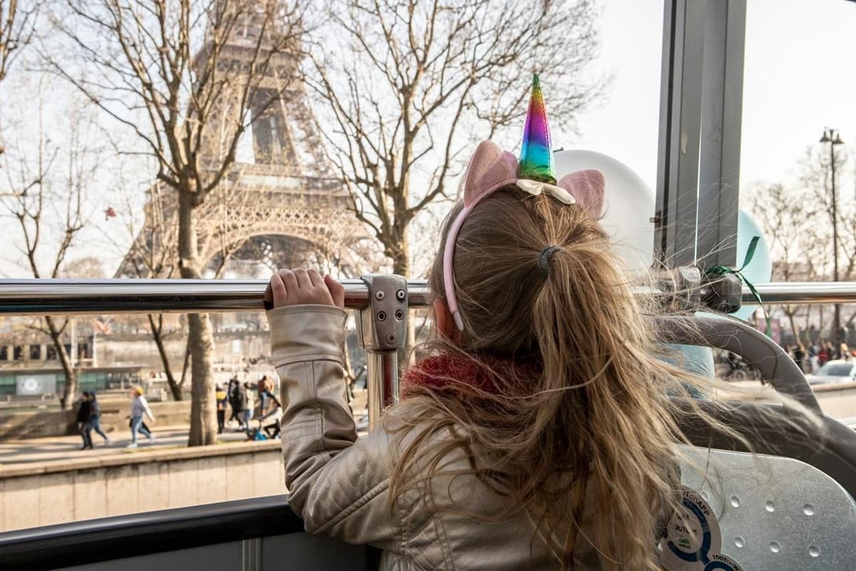 Paris: Tootbus Kids Bus Tour Experience