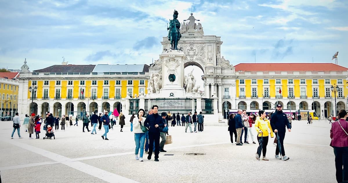 Discover Lisbon: A Guided Tuk Tuk City Tour Experience
