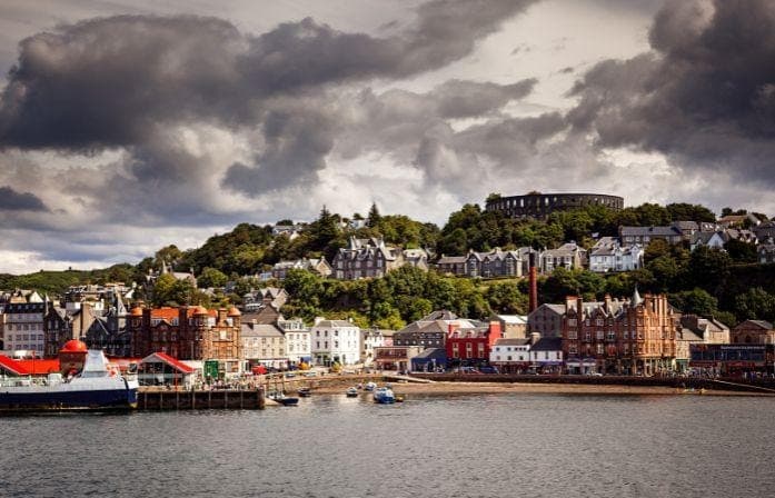 Edinburgh: 4-Day Islay Whisky Trail & Distillery Small Group
