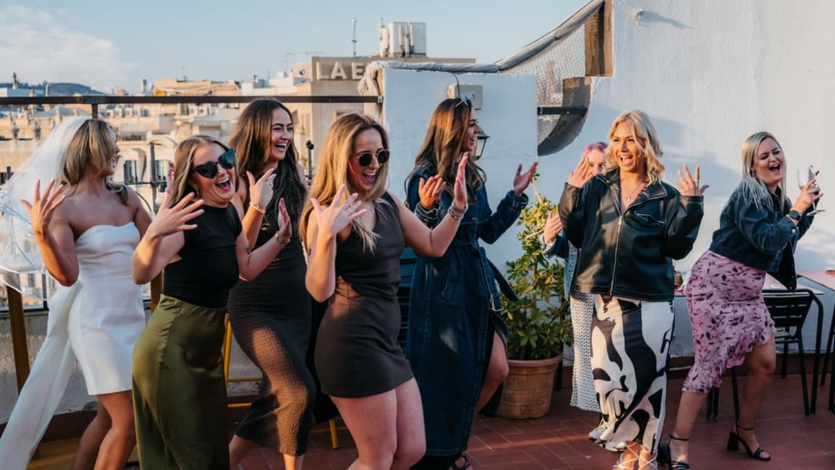 Barcelona: fiesta en una azotea + bares con entrada VIP en discoteca