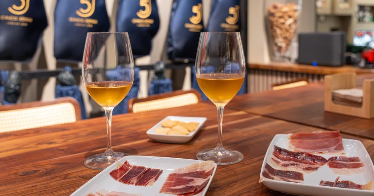 Barcelona: cata de jamón y maridaje con cava, el mejor jamón de España