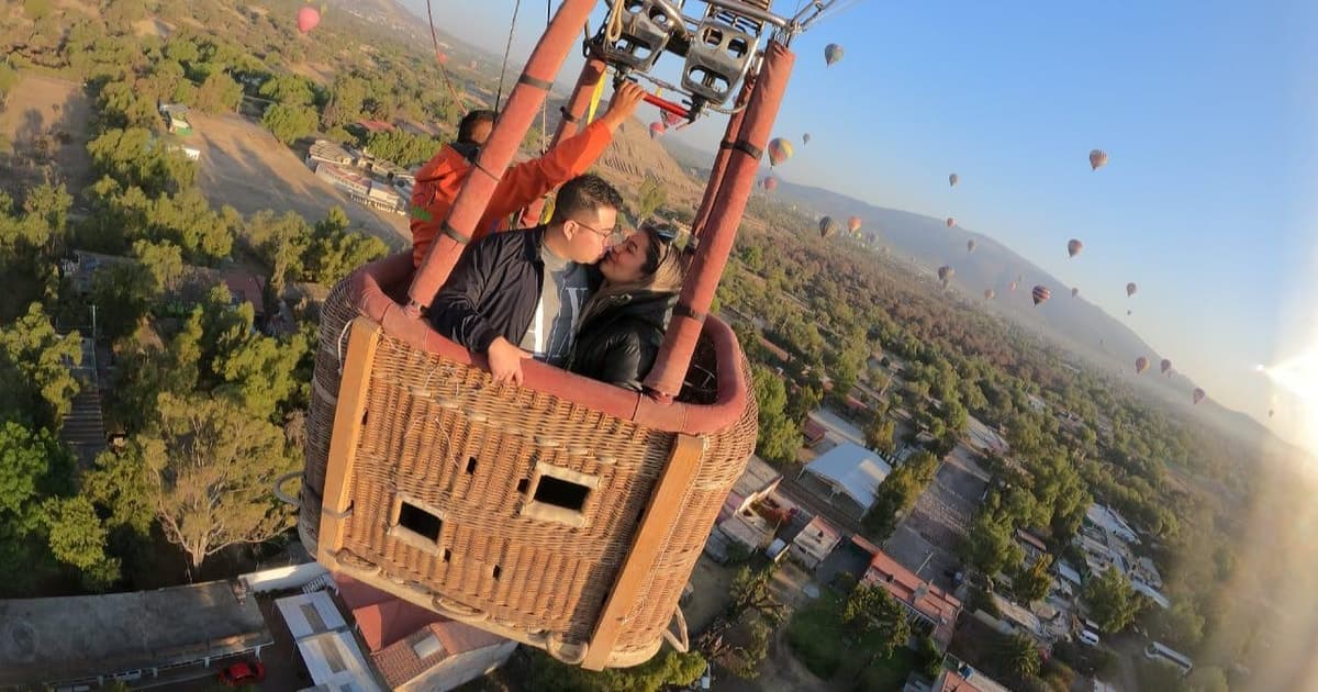 Teotihuacán: vuelo romántico en globo para parejas