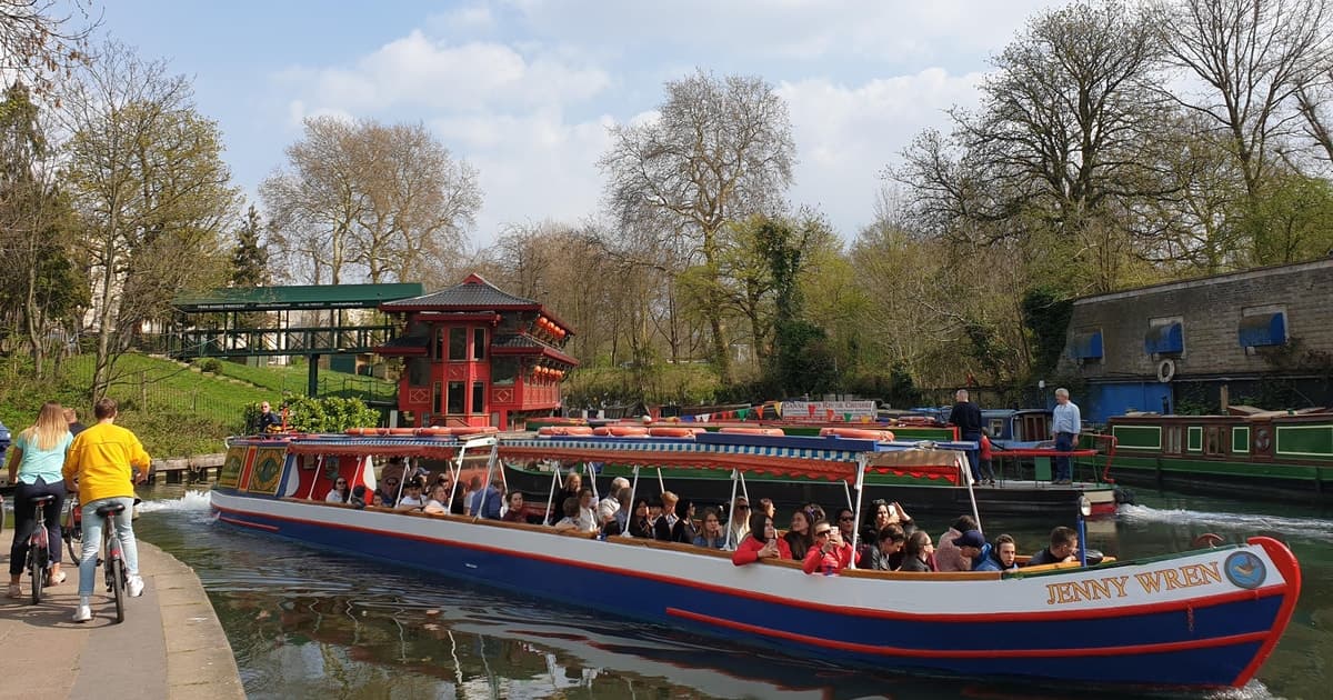 London: Canal Boat Ride on Camden Lock