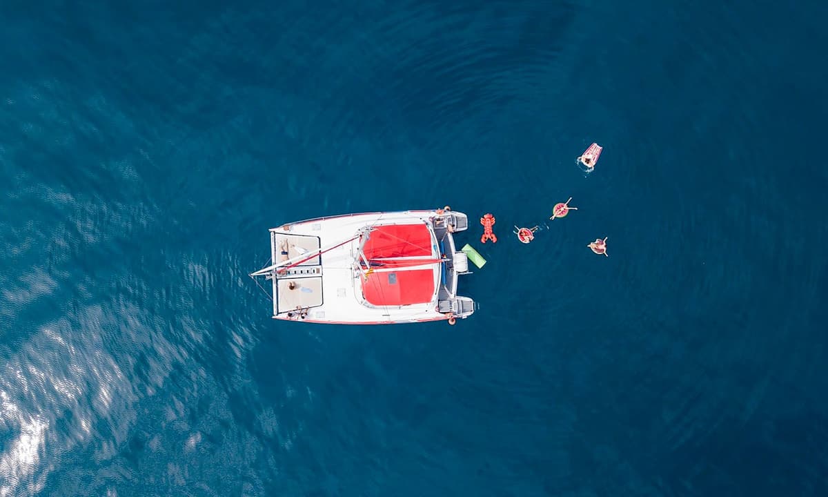 Barcelona: Sunset or Day Catamaran Cruise with Tapa & Drink