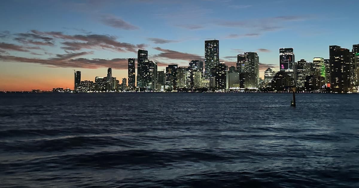Miami: paseo en barco turístico por casas de millonarios y el paisaje urbano de Miami