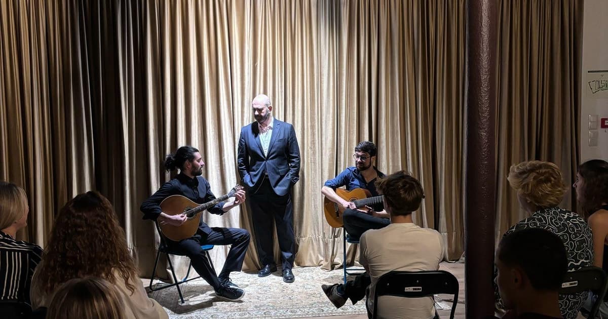 Lisbon: Live Fado Show at unique CASA LUNDUM | Alfama W/Port