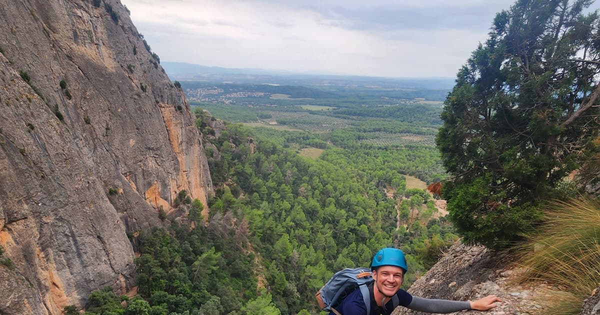 Montserrat: escalada multilargos con guía local