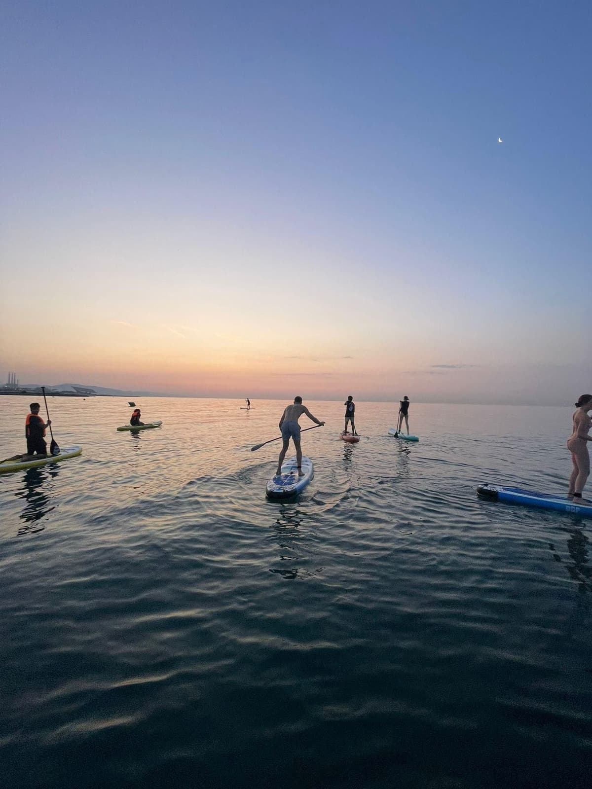 Barcelona: paddle surf al atardecer
