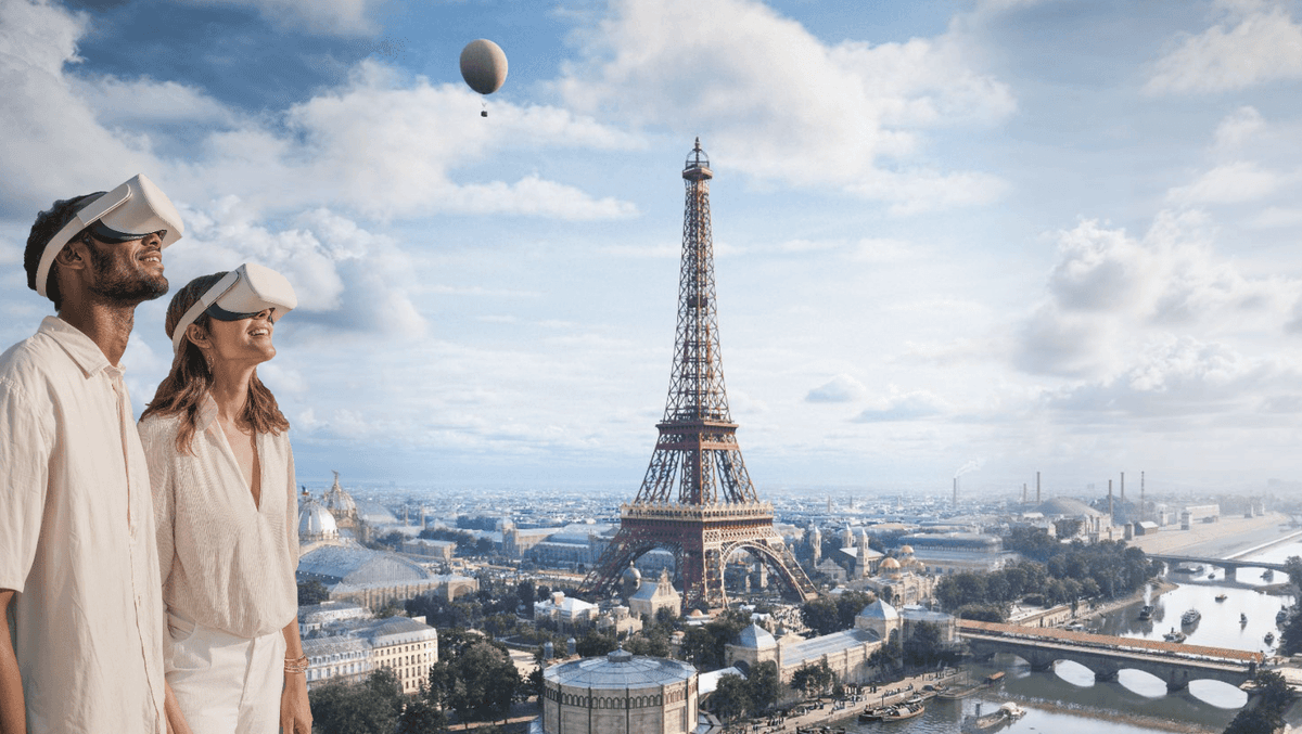 Eiffel Tower: Immersive Guided Tour of its History in Virtual Reality