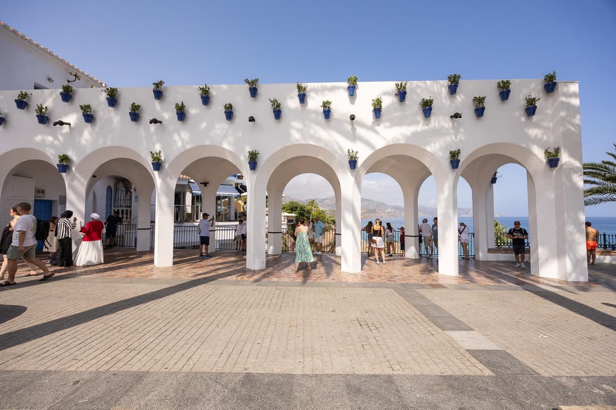 Nerja, Frigiliana y El Acebuchal: Tour semiprivado de día completo